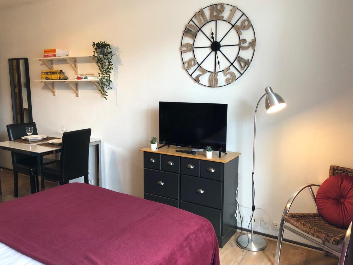 Studio Avec Balcon & Parking Gratuit - Tours Gare Bagian luar foto