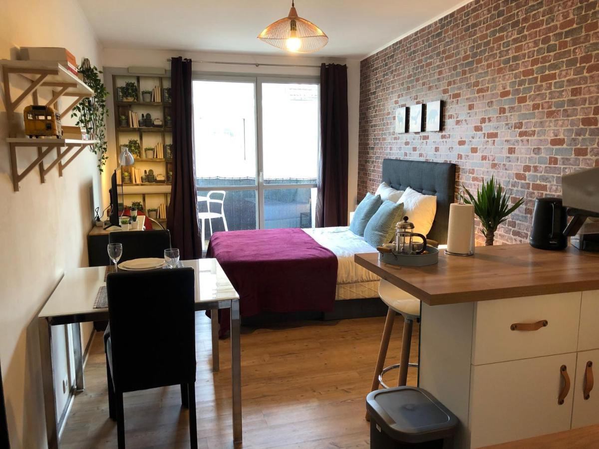 Studio Avec Balcon & Parking Gratuit - Tours Gare Bagian luar foto